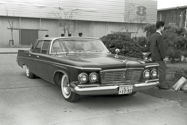 63-2a (121-01) 1963 Imperial LeBaron 4dr. Sedan.jpg